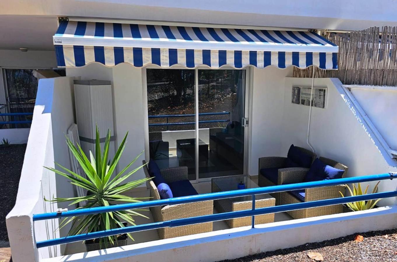 Blue Bay Paradise - Beach Front Apartment With Sea View Playa Paraiso  Ngoại thất bức ảnh